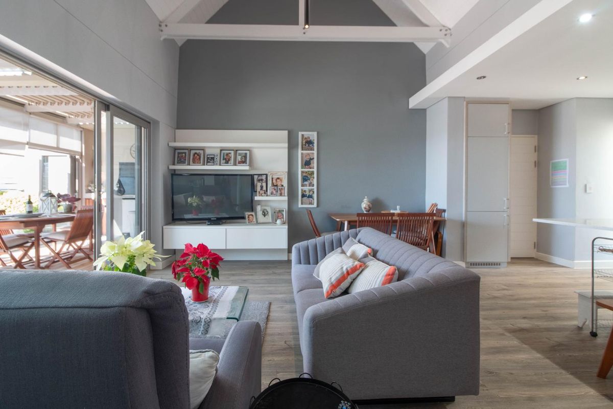 Luxurious, comfortable and convenient Retirement living - Photo 3