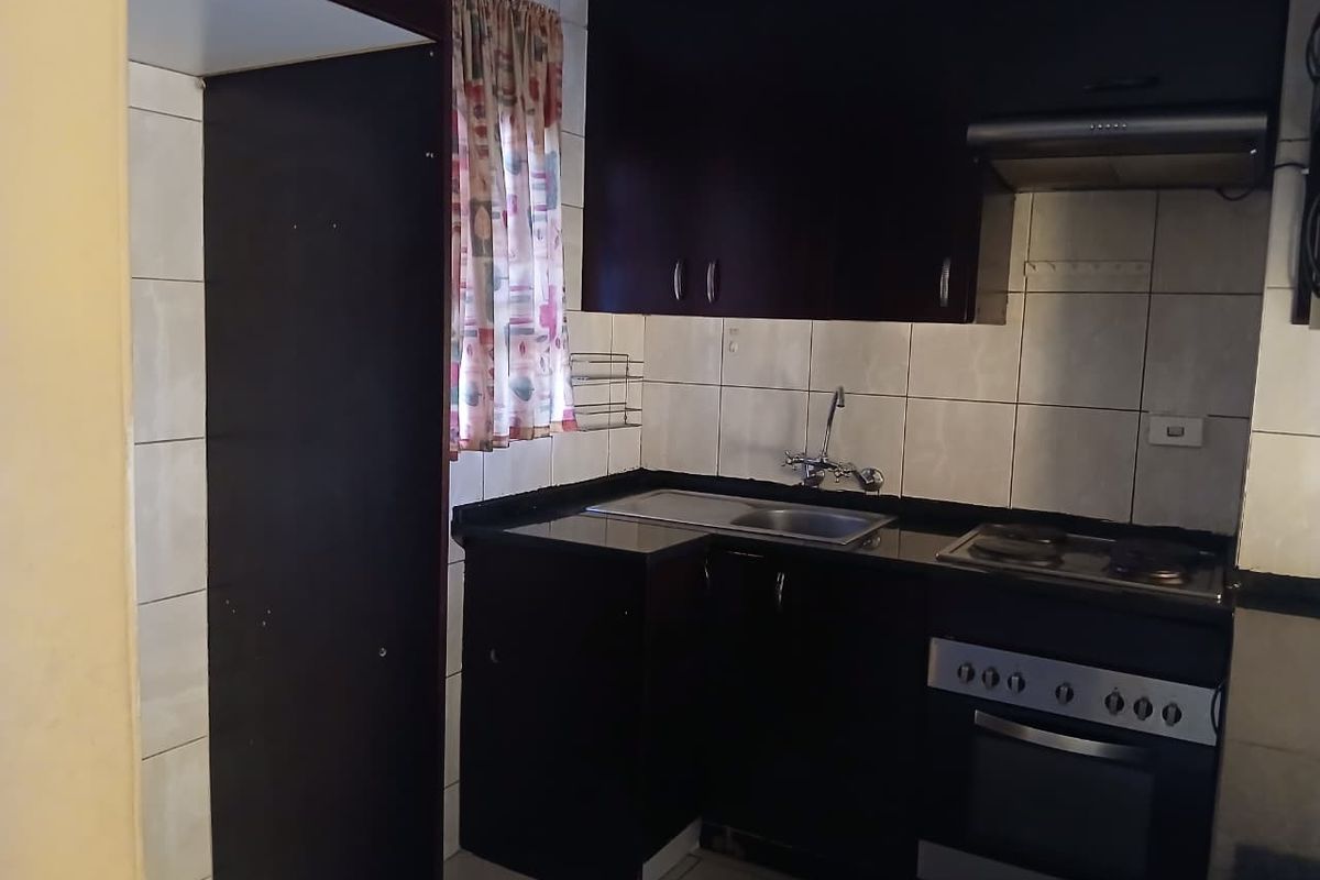 GROUND FLOOR UNIT... LOCK AND GO!!!! - Photo 2
