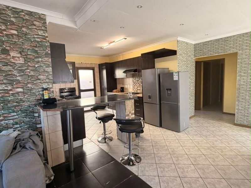 Corner house for sale - Photo 5