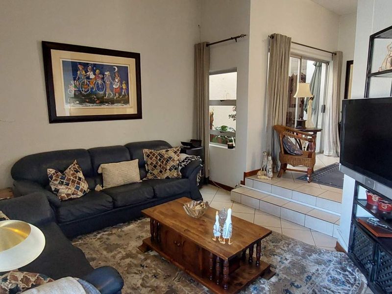 Stylidh double story estate living - Photo 9