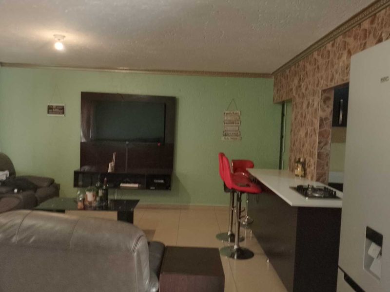 Family-Friendly - Photo 3