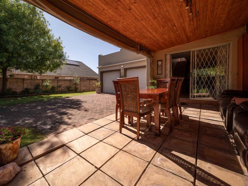 Spacious 4-Bedroom Cluster in Sought-After Complex – Excellent Location, Great Potential! - Photo 7