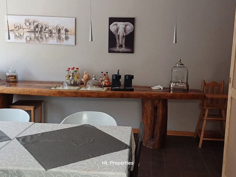 This Guesthouse is perfectly located for this business! Don't miss this opportunity. - Photo 8