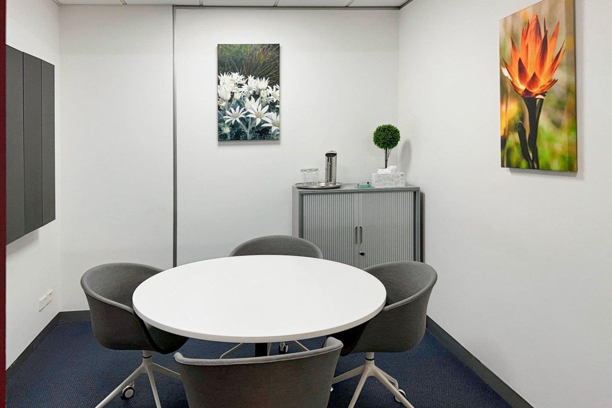 Unlimited coworking access in Regus Club Place - Photo 2