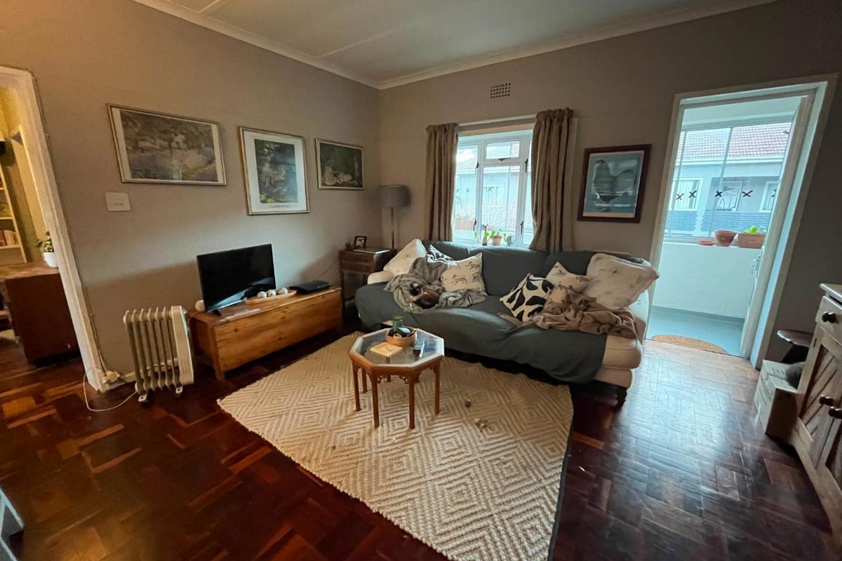 SPACIOUS SEMI-FURNISHED ONE BEDROOM APARTMENT WITH GARAGE | KENILWORTH | R11 000 P/M - Photo 5