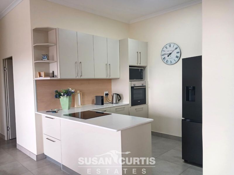 Beautiful Modern Apartment - Photo 4