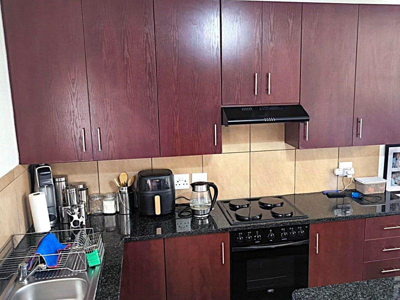 Ground Floor Gem – Ideal for First-Time Buyers or Investors! - Photo 5