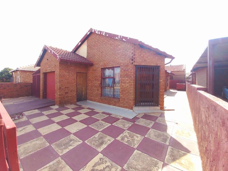 Three bedrooms house for sale in Block WW - Photo 2