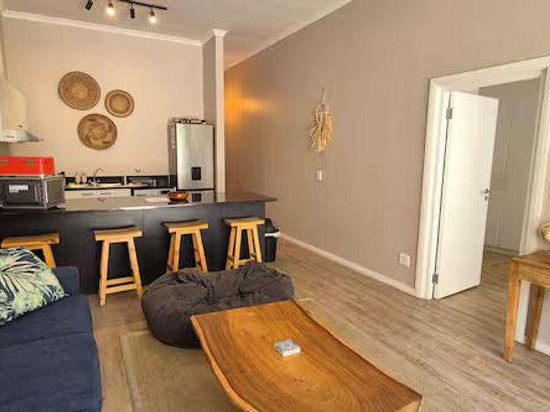 Easy Beachfront Living in Muizenberg - Photo 4