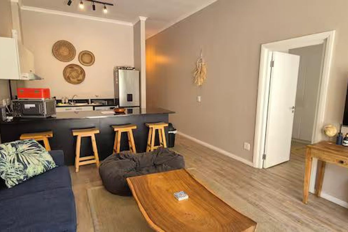 Easy Beachfront Living in Muizenberg - Photo 4