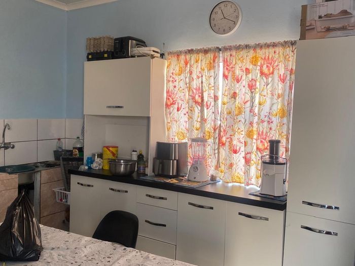 Property #2517661, House For Sale in Henties Bay Central