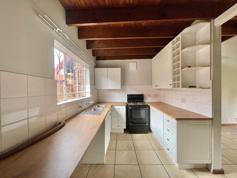 Come and view this attractive unit. - Photo 10