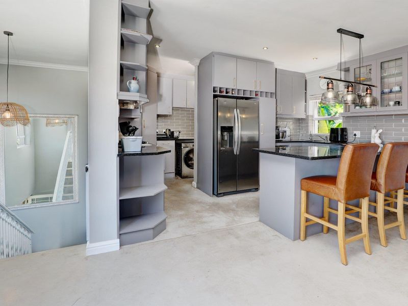 24 hour manned security! 4 bedroom, 3 bathroom Townhouse - Photo 7