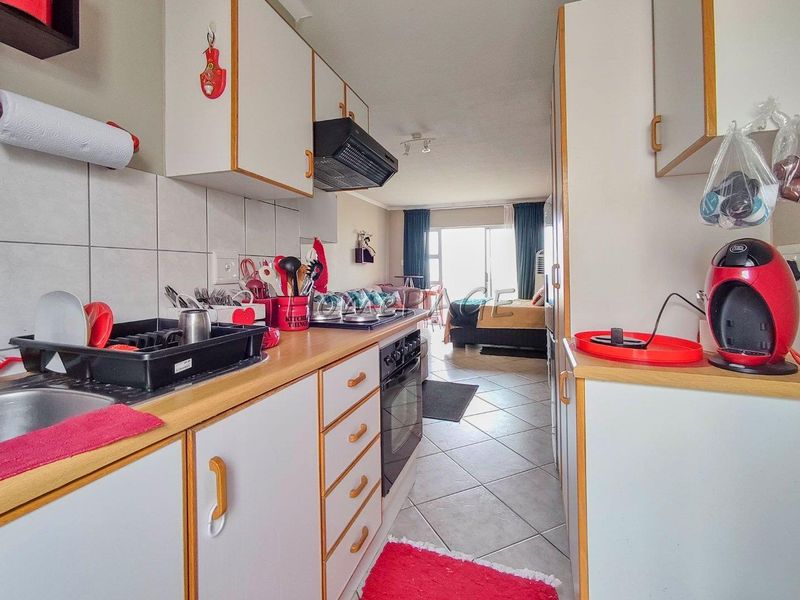 Long Beach, Walvis Bay:  Bachelor unit for sale - Photo 5