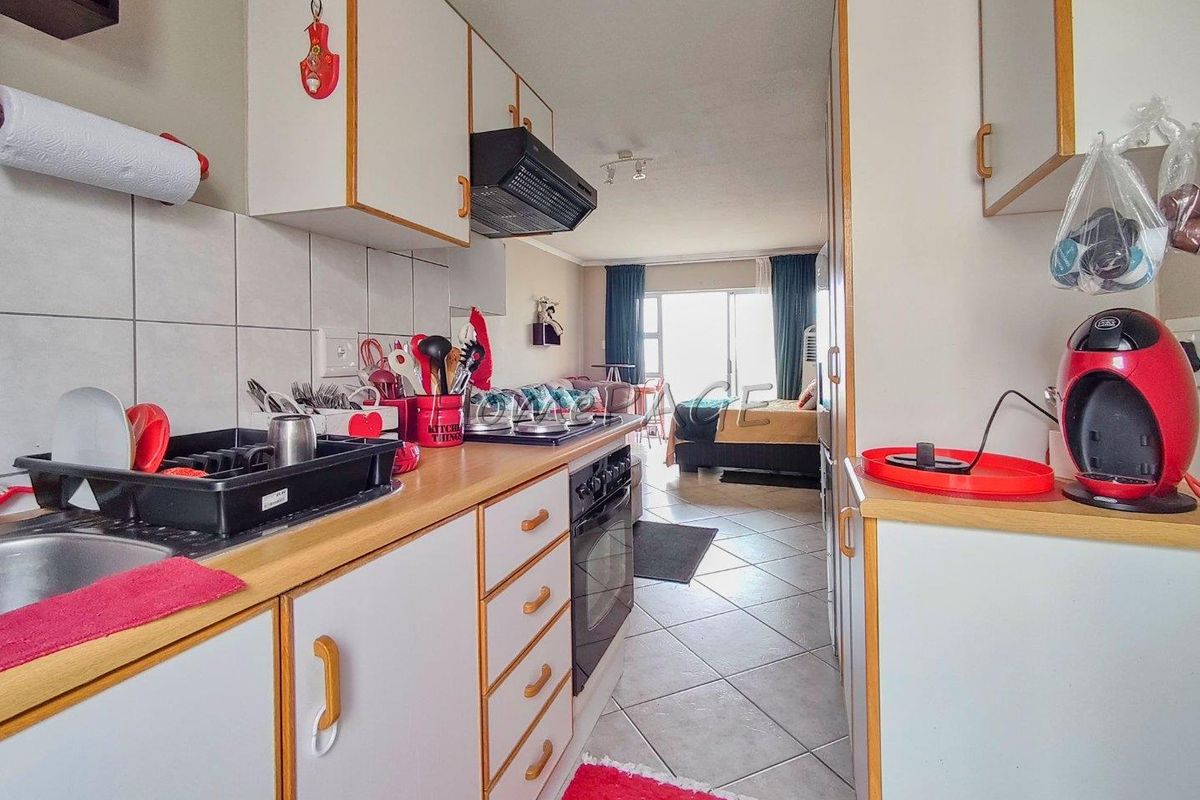 Long Beach, Walvis Bay:  Bachelor unit for sale - Photo 5