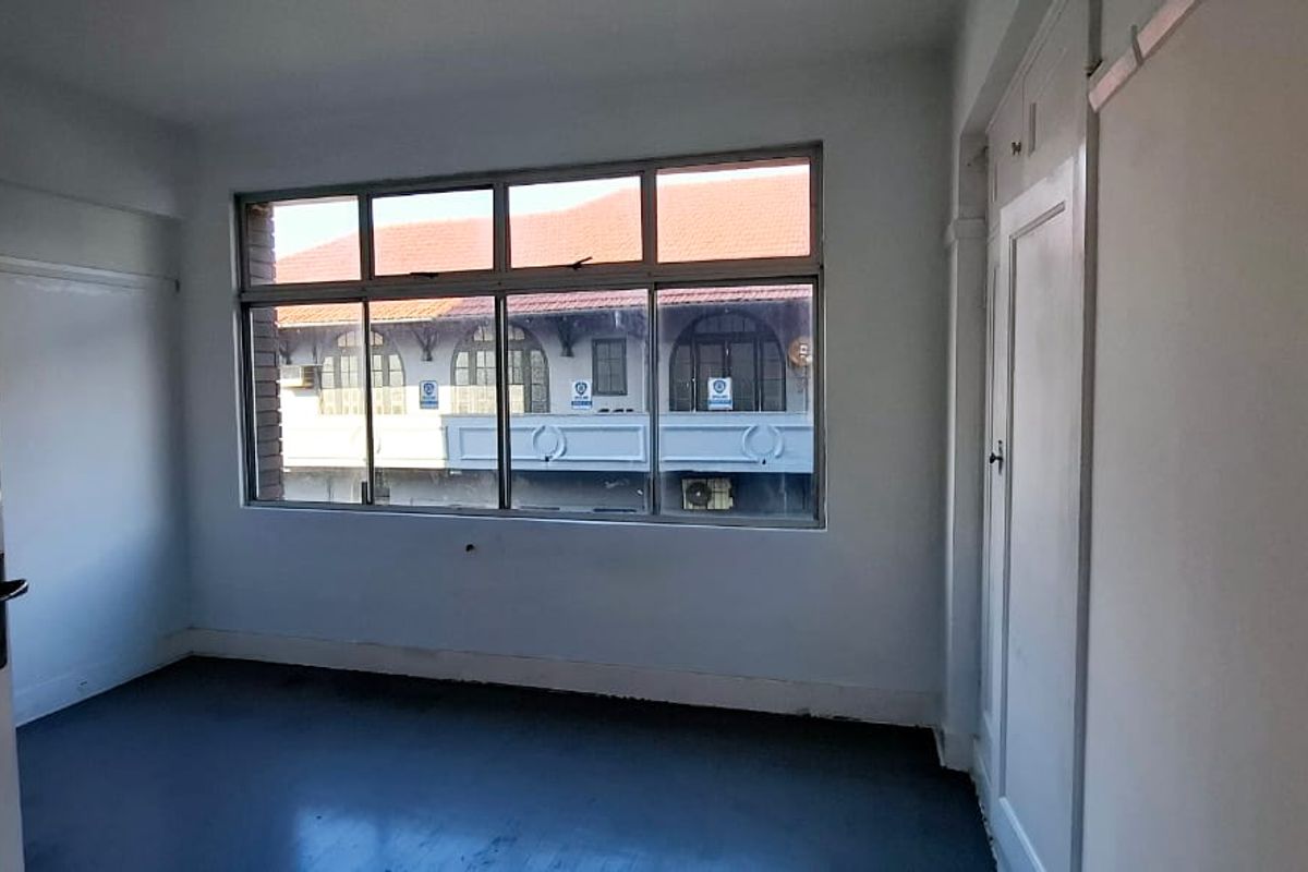 **Mini College / Learning Institution / Medium to Large Office Space Available in Centralized Location** - Photo 5