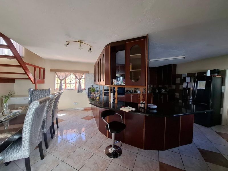 4-BEDROOM DOUBLE STOREY HOUSE FOR SALE - Photo 5
