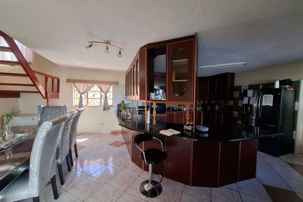 4-BEDROOM DOUBLE STOREY HOUSE FOR SALE - Photo 5