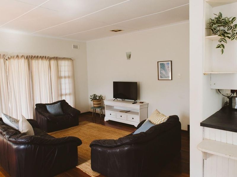 Corporate Oasis with Ocean Views - Available Now - Photo 5