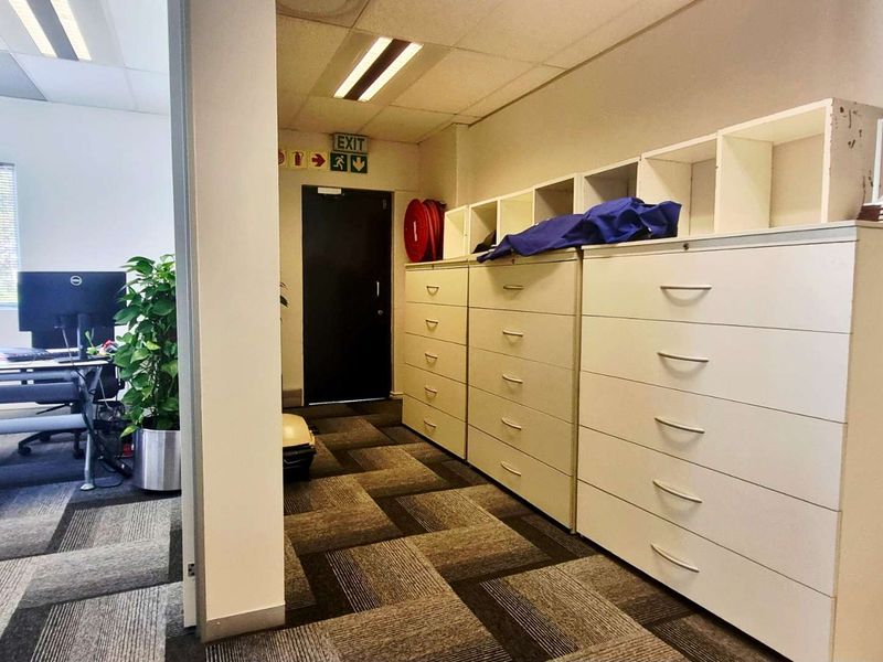 Office to Let | First-Floor Suite | La Lucia Ridge | ±300.90 m2 | R195/m2 (Gross, ex VAT) - Photo 6