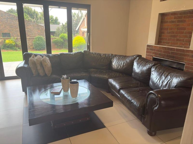 An Immaculate House in a Quiet Sought Suburb in Terenure Ext12 - Photo 5