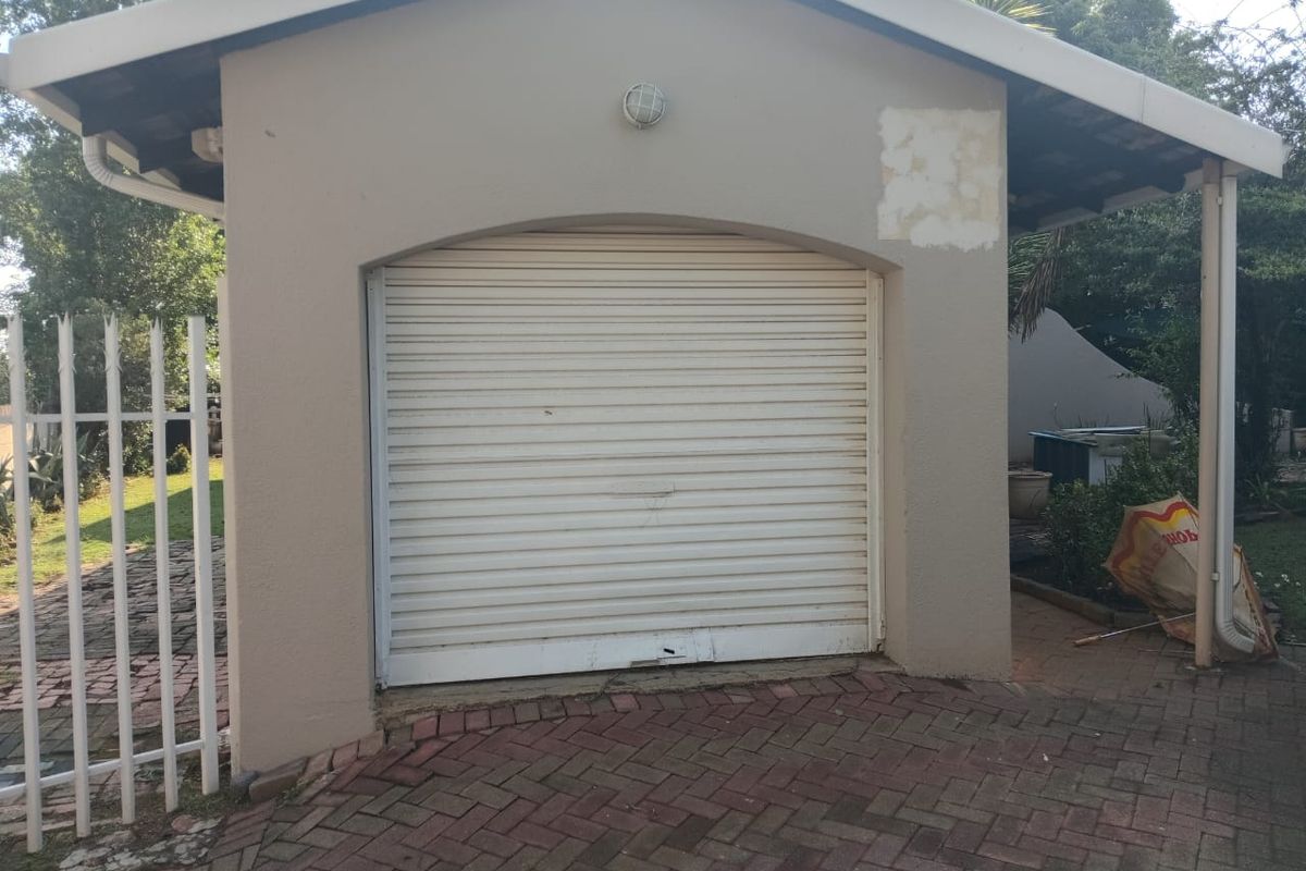 Great location! Walk to school & shops! - Photo 2