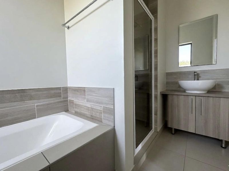 What a great deal with a completely brand-new interior for this ground floor apartment. - Photo 6