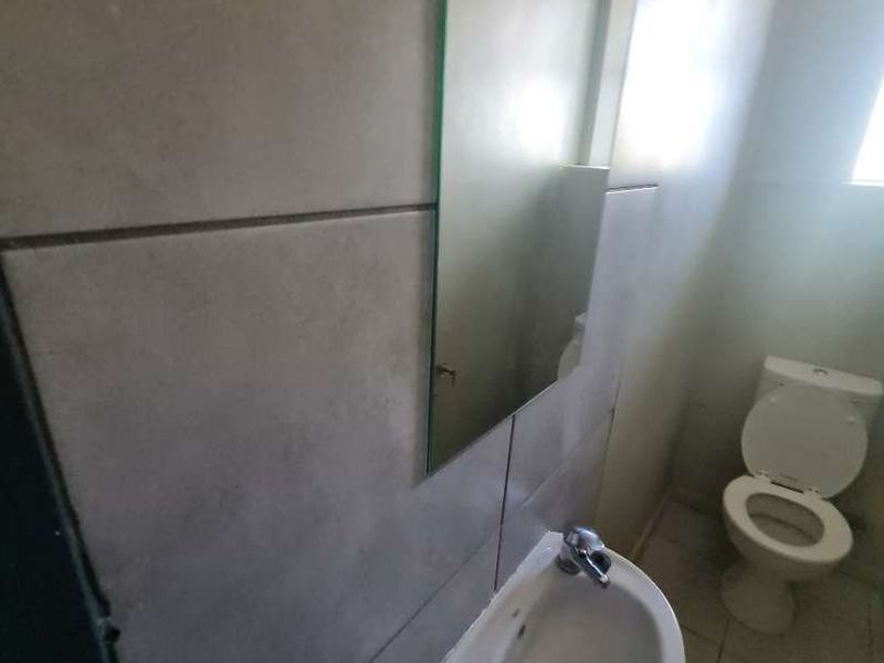 Lantana, Bachelor to rent - Photo 9