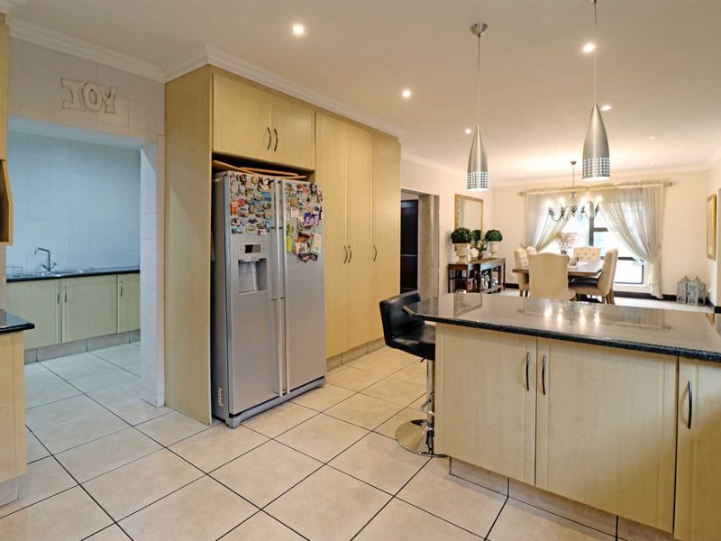 "Bali Bliss in Boksburg: Your Dream Home Awaits! - Photo 10