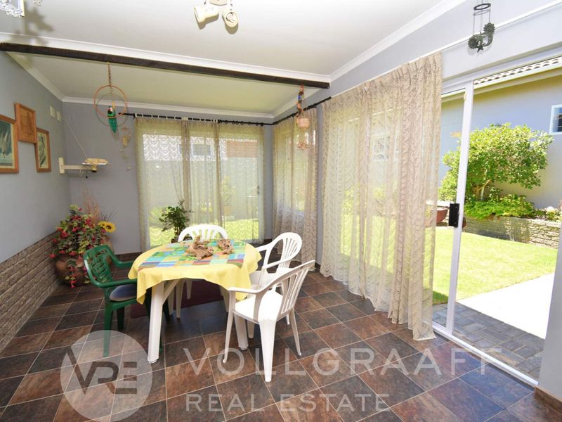 Value for Money Neat Family Home in Vogelstrand - Photo 9