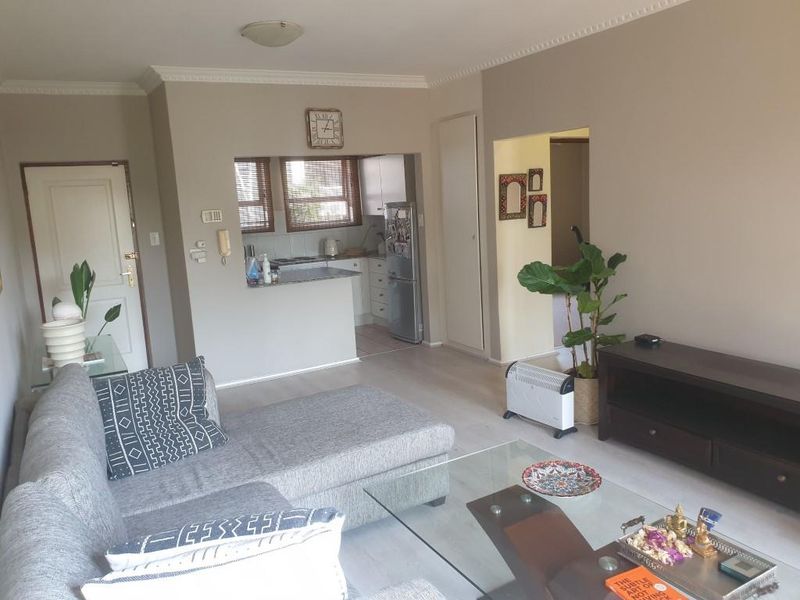 2 BEDROOM APARTMENT FOR SALE IN OAKLANDS - Photo 3