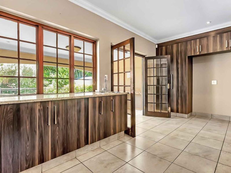 4 BEDROOM FAMILY HOME WITH 2 BEDROOM COTTAGE FOR RENT IN FOURWAYS GARDENS - Photo 10