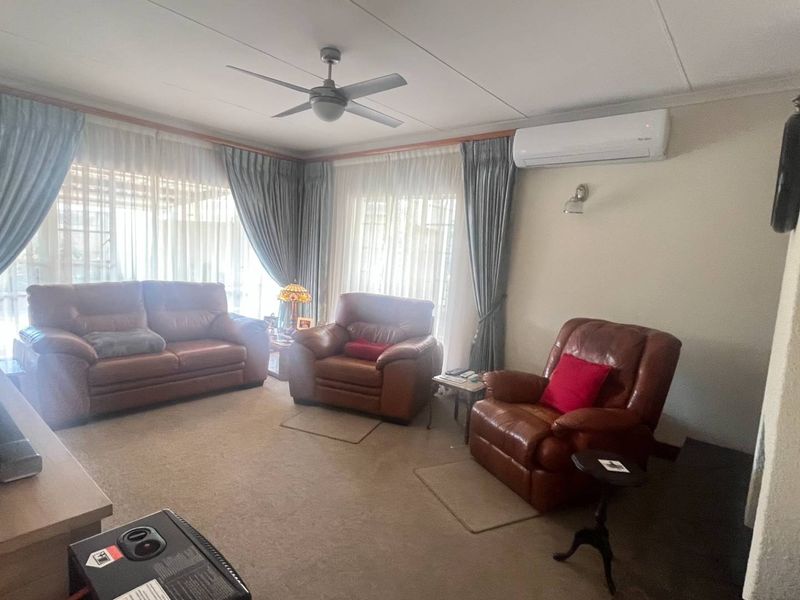 Beautiful family home in Brackendowns - Photo 8