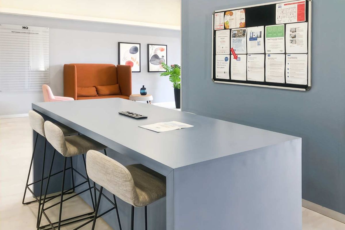 All-inclusive access to professional office space for 4 persons in HQ The Village Mall. - Photo 5