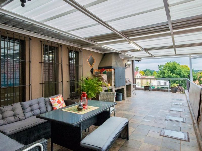 BOOM! This Home's Got More Style Than a Runway Model in Sandton! - Photo 5