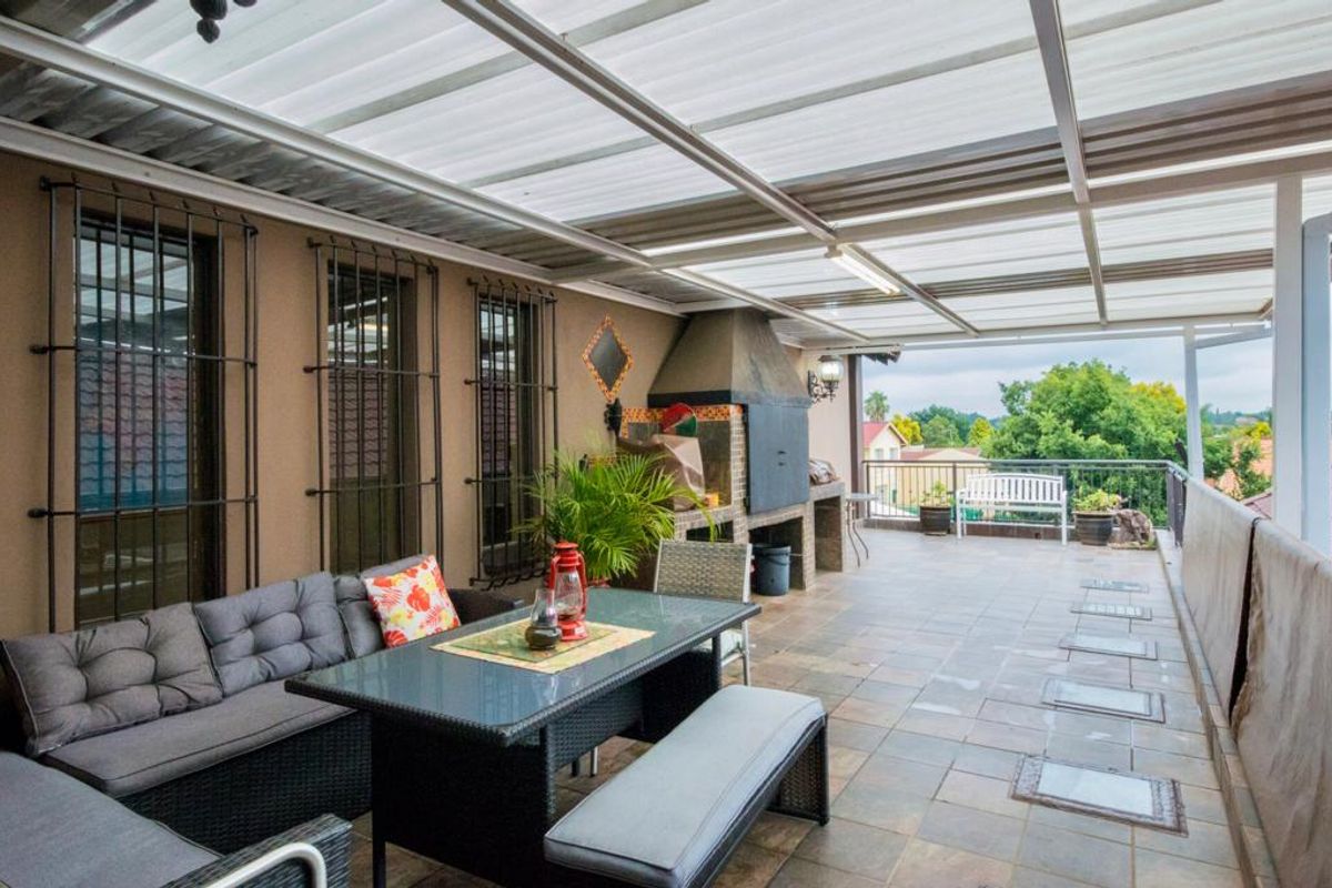 BOOM! This Home's Got More Style Than a Runway Model in Sandton! - Photo 5