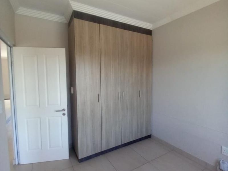 MODERN APARTMENT FOR SALE PIONIERSPARK EXT 1 - Photo 8