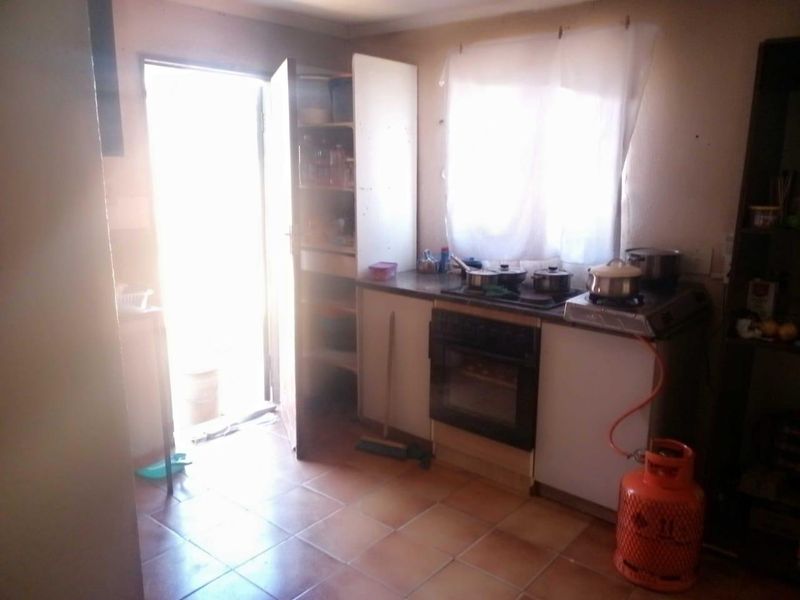 Quiet Street Living: Perfect for New Beginnings! - Photo 4