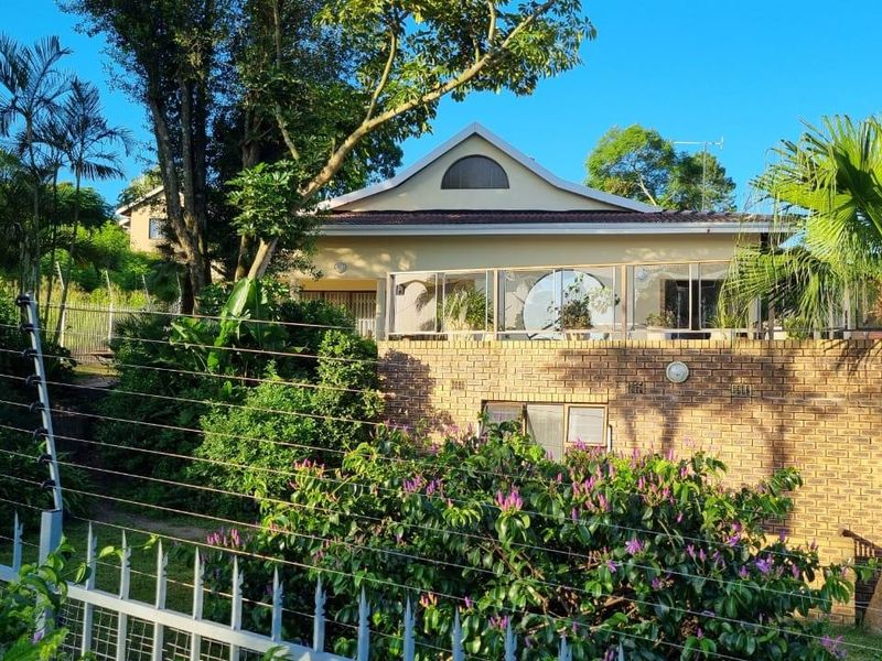 Nestled in the sought-after suburb of Regency Park, this exceptional family home offers space, comfort, and modern convenience in a secure and desirable setting - Photo 4