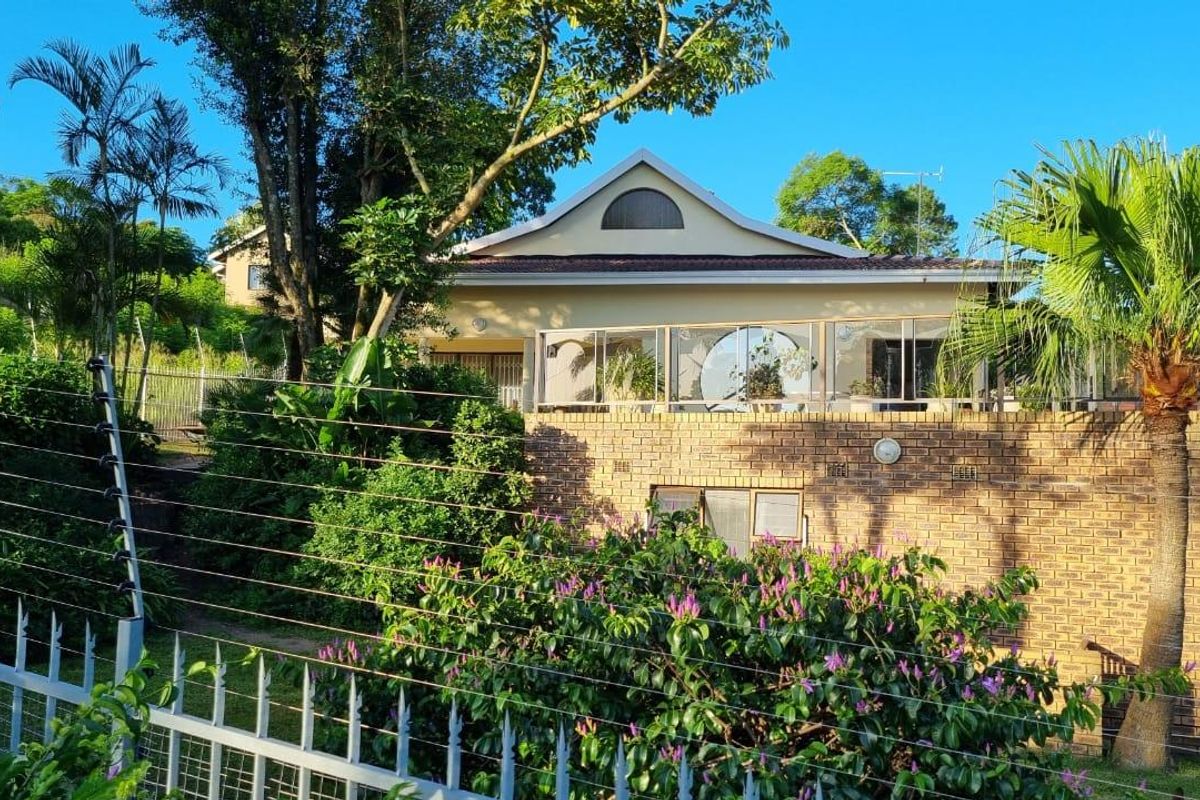 Nestled in the sought-after suburb of Regency Park, this exceptional family home offers space, comfort, and modern convenience in a secure and desirable setting - Photo 4