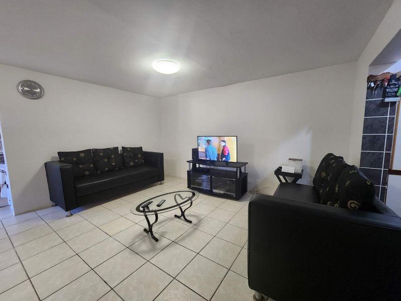 **5-Bedroom Holiday Home in Diaz Beach, Mossel Bay** - Photo 8