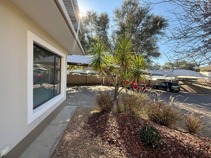 Office Space TO LET in Klein Windhoek - Photo 2