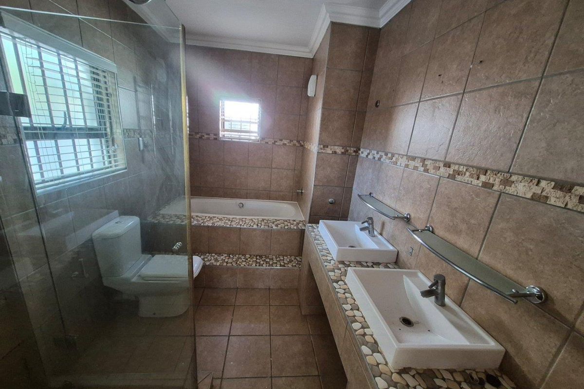 Renovated Family Home with Work-From-Home Potential in Prime Pretoria East Location 🏡 - Photo 4