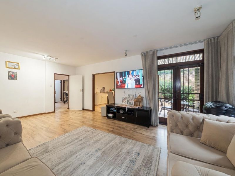 VERY WELL PRICED 3 BEDROOM HOME WITH STAFF QUATERS FOR SALE IN ILLOVO - Photo 3