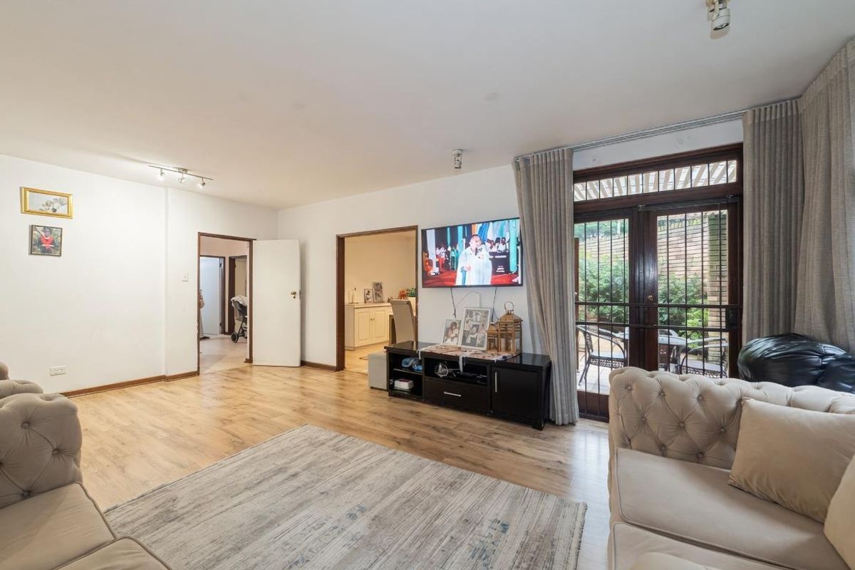 VERY WELL PRICED 3 BEDROOM HOME WITH STAFF QUATERS FOR SALE IN ILLOVO - Photo 3