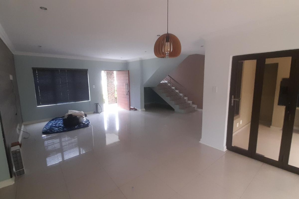 Birdwood Estate: A Modern Sanctuary - Photo 4