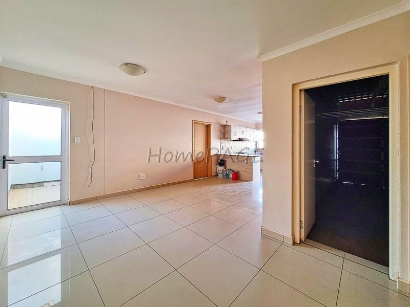 Hermes, Walvis Bay:  Very neat 2 Bedr unit in Natalie Park is for sale - Photo 8