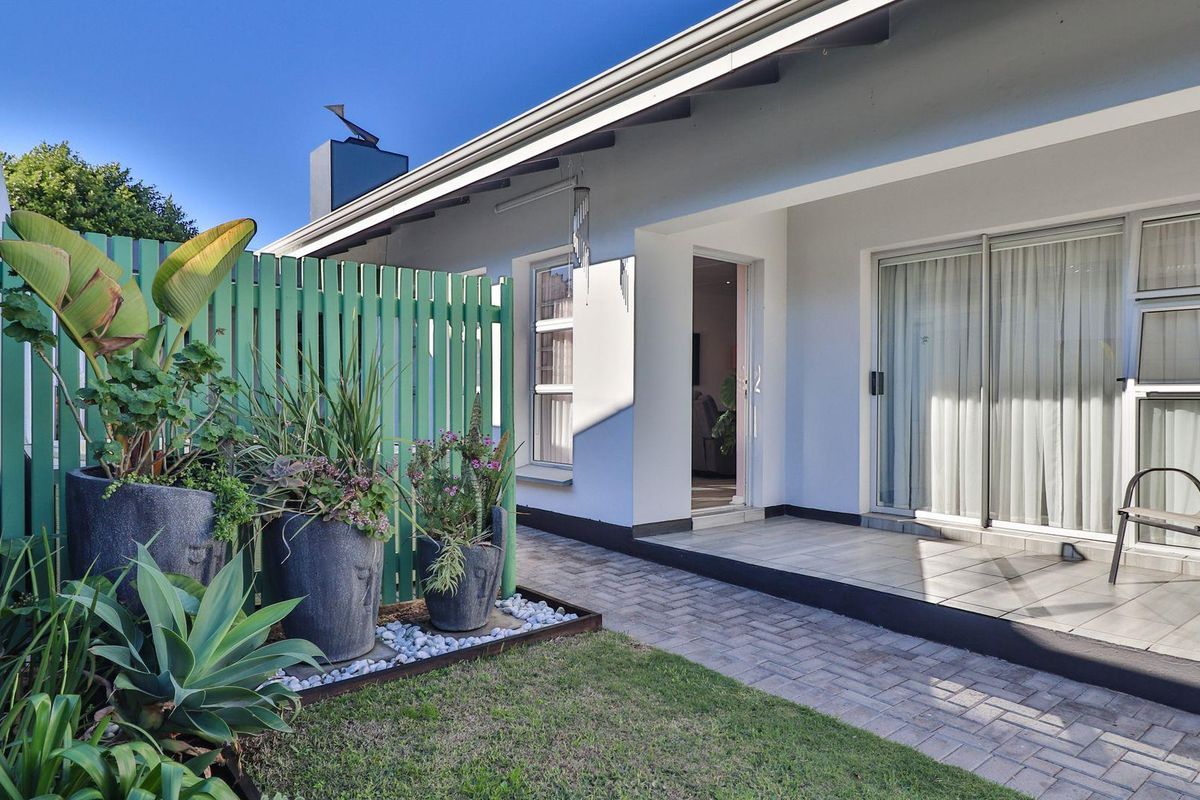 Bayview beauty: Privacy, security, and style combined! - Photo 5