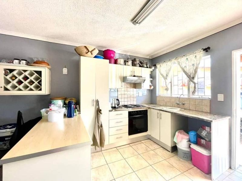 FOR SALE | OTJOMUISE (OMARUNGA COURT) | N$750 000 excl. costs - Photo 3