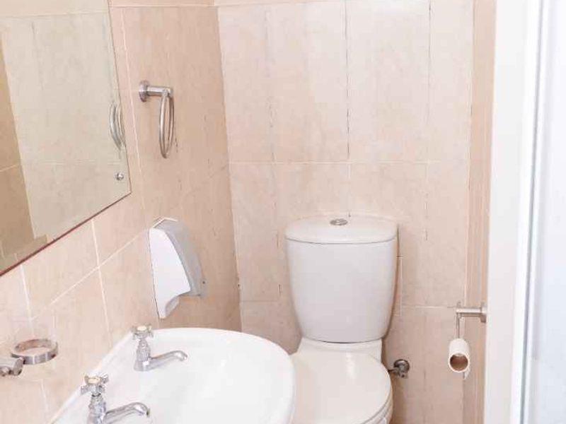 Comfortable Living - Photo 8